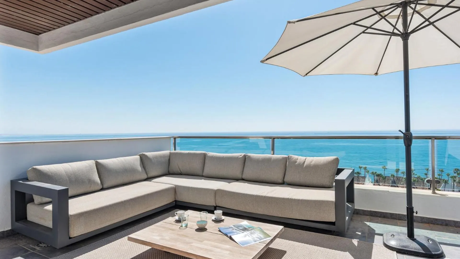 Apartment Vivi Homes - Casa Skye Pool, Terrace & Sea View Estepona