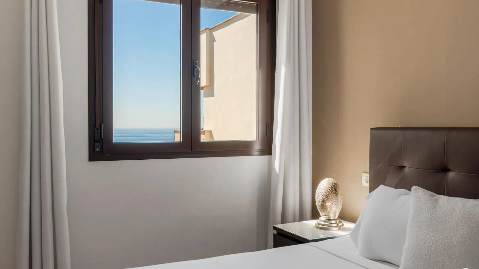 Vivi Homes - Casa Skye Pool, Terrace & Sea View Estepona 0*,  Spain