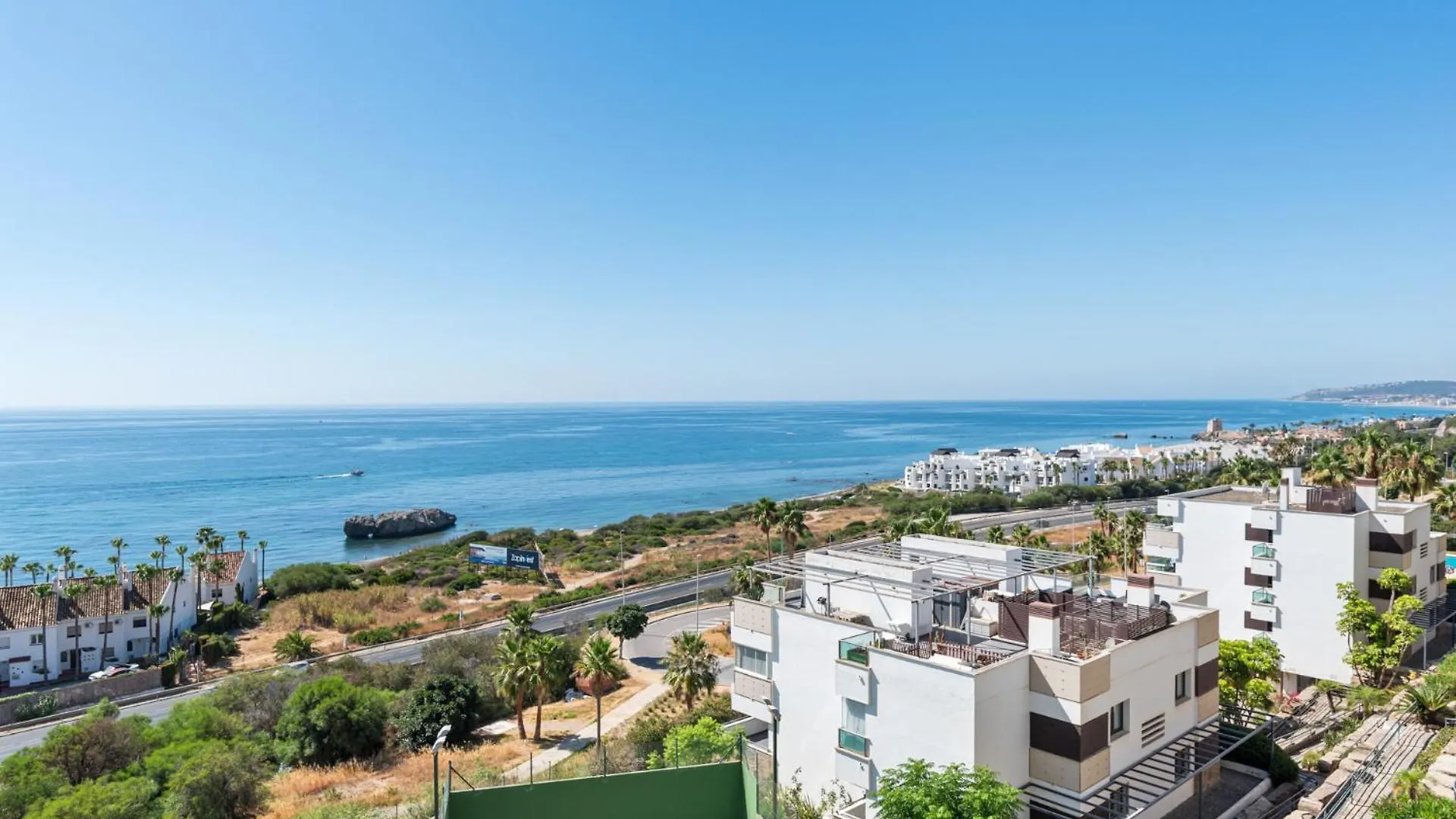 Vivi Homes - Casa Skye Pool, Terrace & Sea View Estepona 0*,
