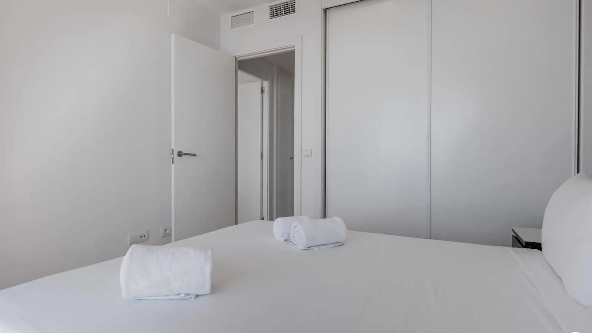 Apartment Vivi Homes - Casa Skye Pool, Terrace & Sea View Estepona Spain