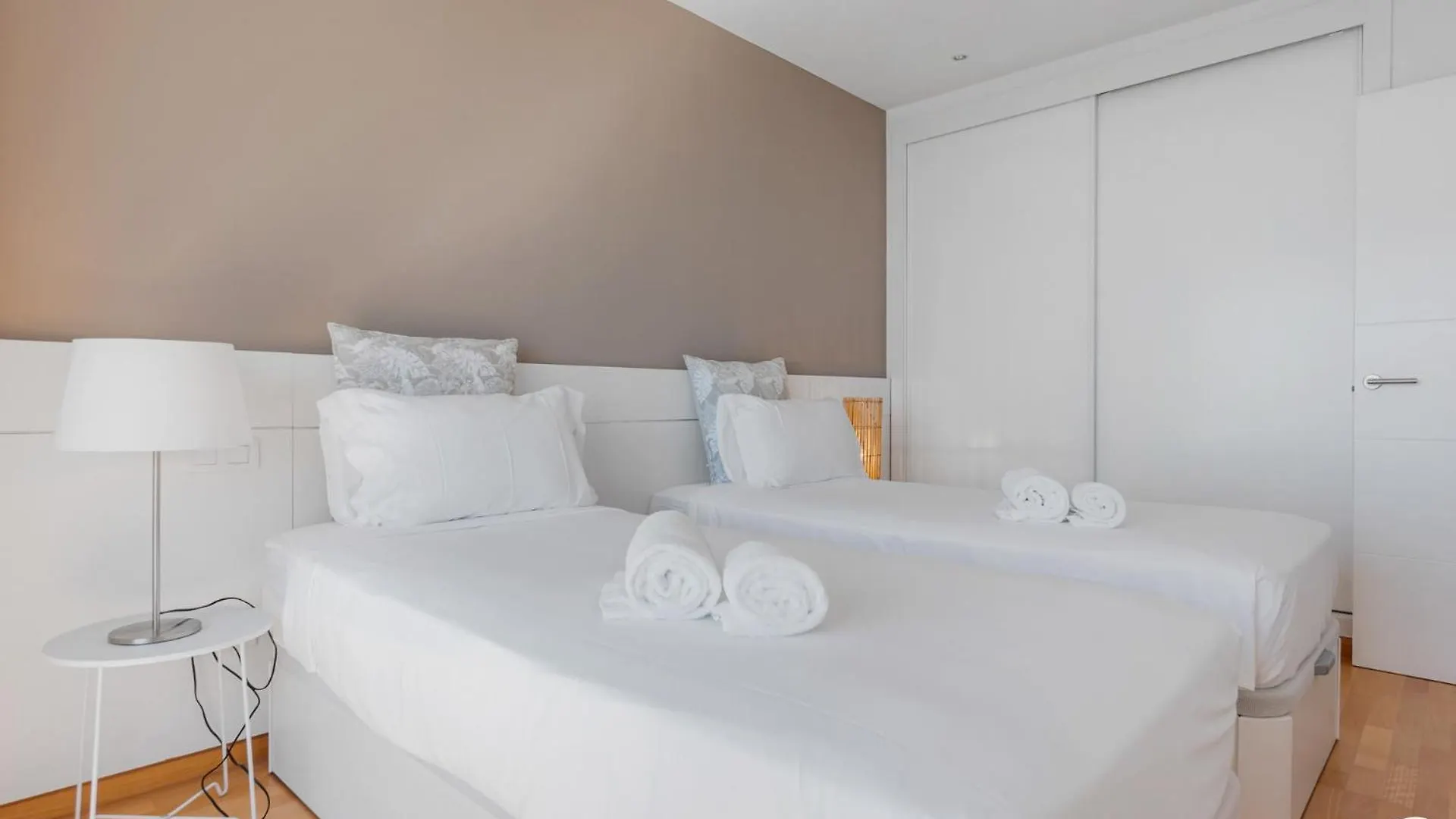 Apartment Vivi Homes - Casa Skye Pool, Terrace & Sea View Estepona
