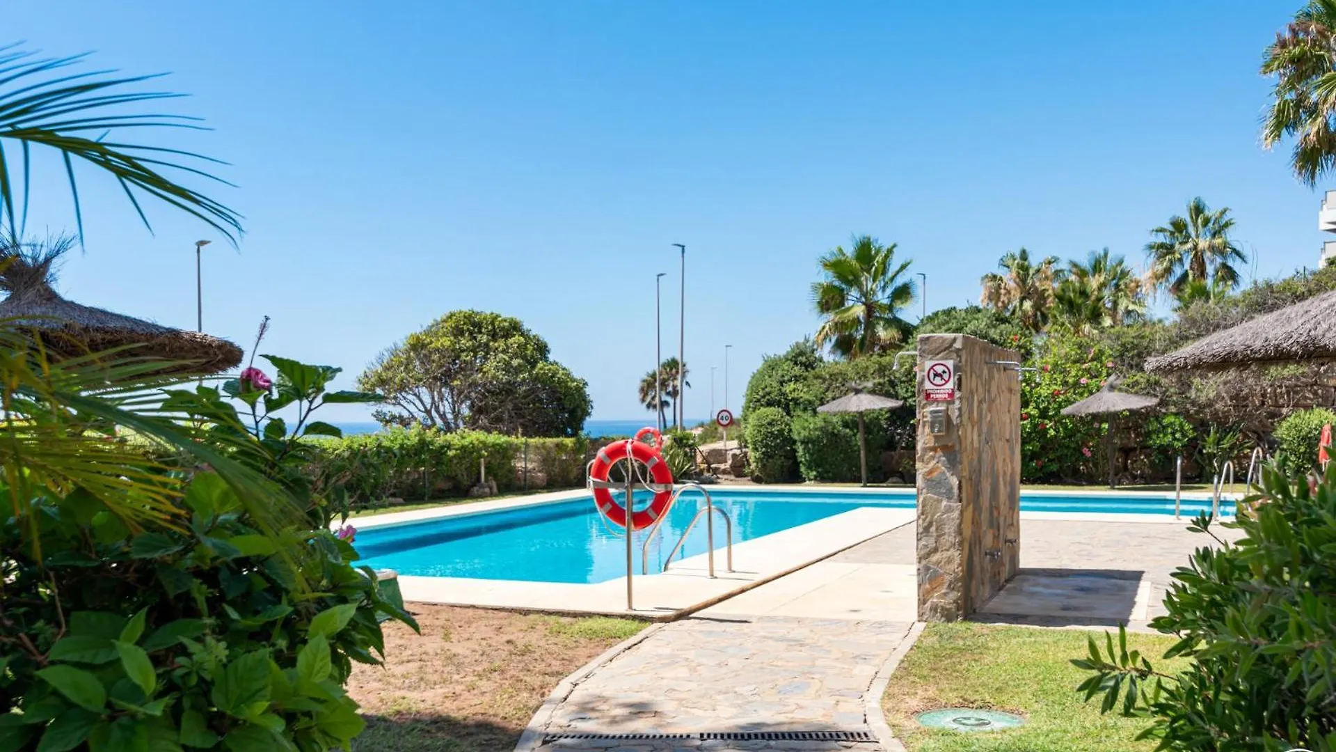 Apartment Vivi Homes - Casa Skye Pool, Terrace & Sea View Estepona