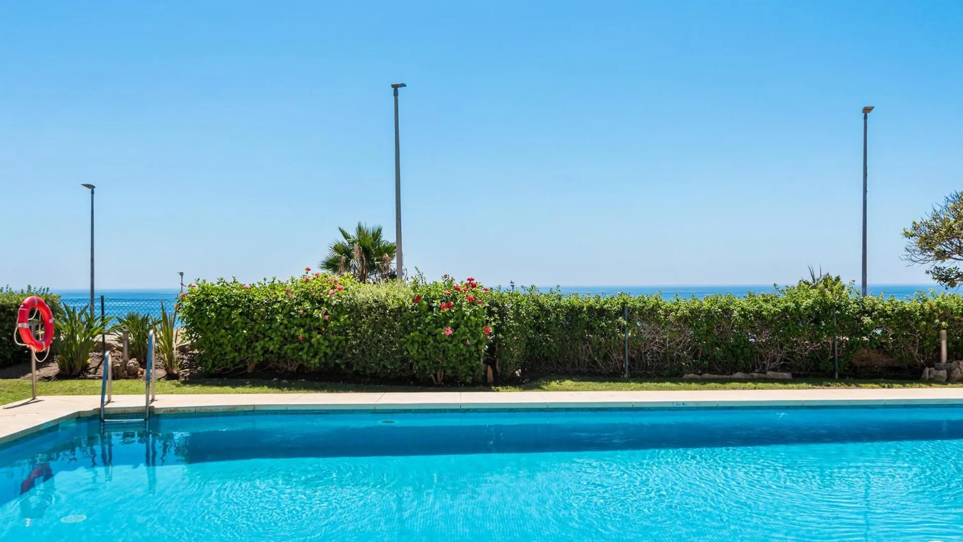 Apartment Vivi Homes - Casa Skye Pool, Terrace & Sea View Estepona Spain